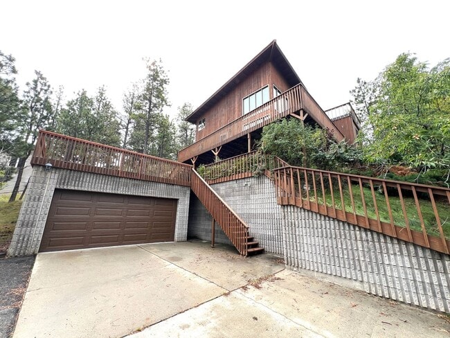 Building Photo - Pet Friendly 5 Bed 3 Bath Single Family Ho...