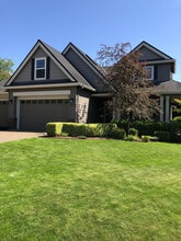 Building Photo - 4318 SW Agate Ave