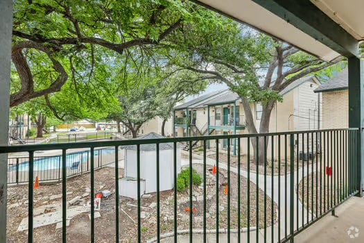 Building Photo - 1624 Aquarena Springs Dr
