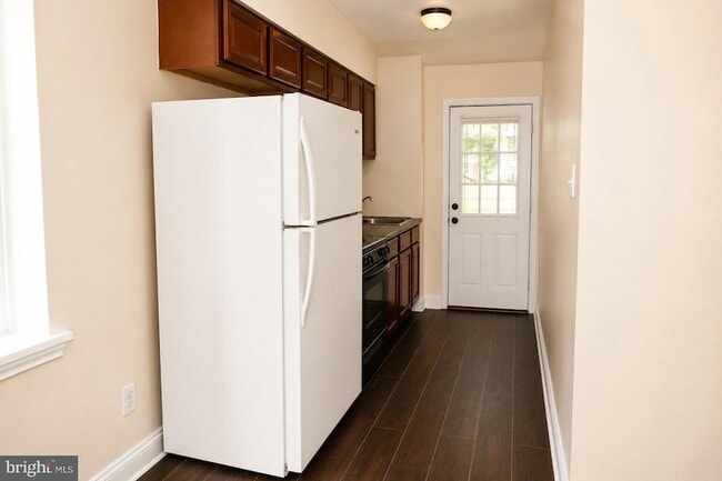 Building Photo - 63 Galveston Pl SW