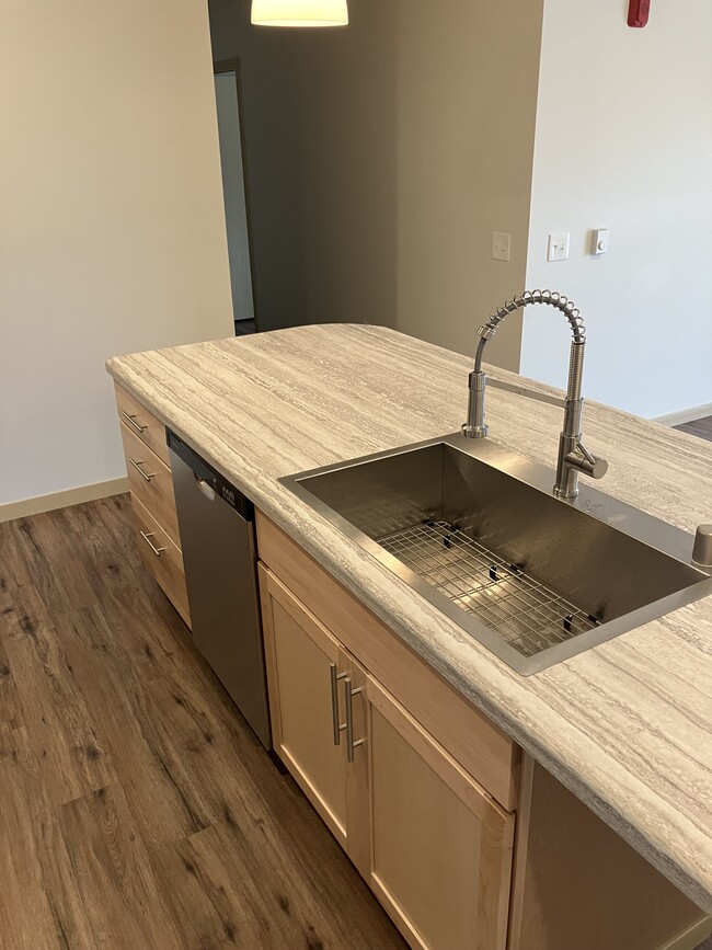 Building Photo - 435 Century Pl