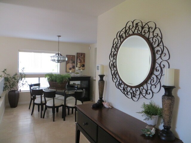 Comedor - 1057 Via Tornasol