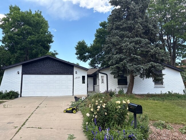 Beautifully Updated Broomfield Home with M... - Beautifully Updated Broomfield Home with M...