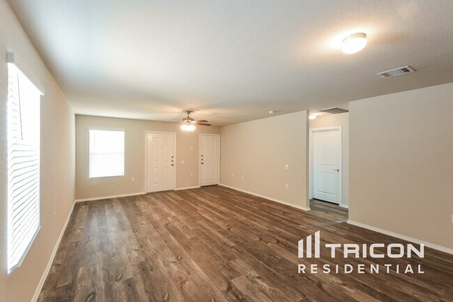 Building Photo - 719 Mizuno Wy