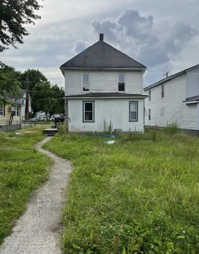 Foto del edificio - 58 Pleasant Ave