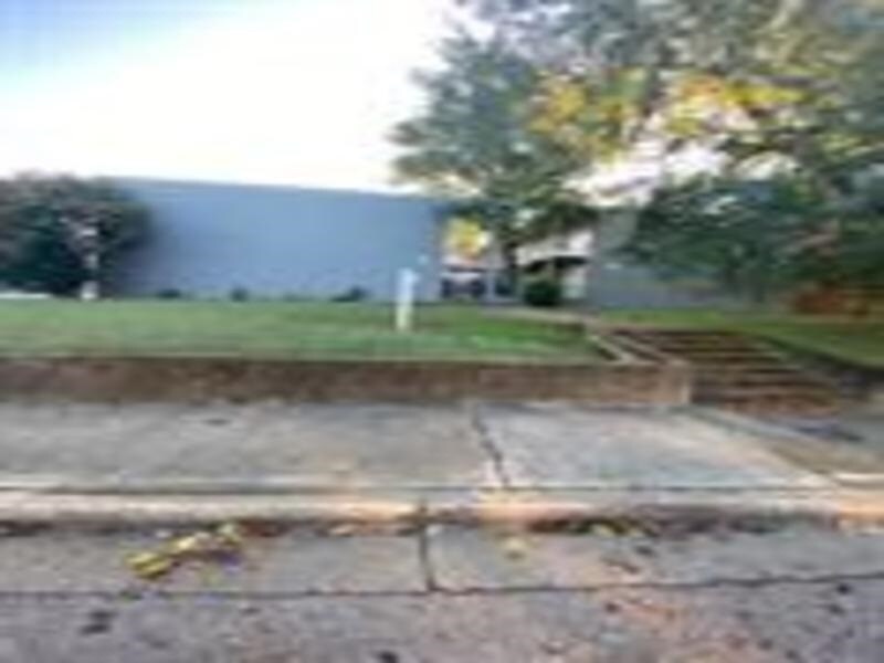 Primary Photo - 152 N McLean Blvd