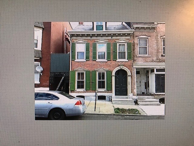 First floor rear, deck backyard, private entrance, heat, water, trash, fire alarm system monmi, - 133 N 8th St