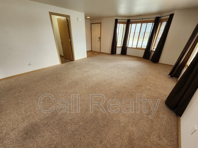 Building Photo - 432 S Molly Mitchell Dr