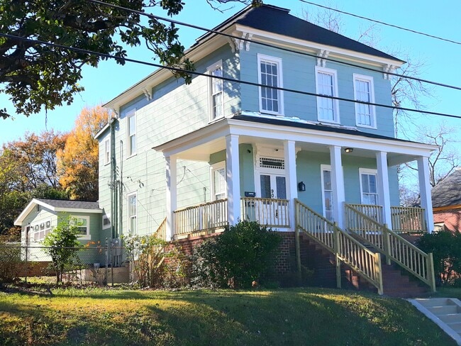 Building Photo - 904 Plant St