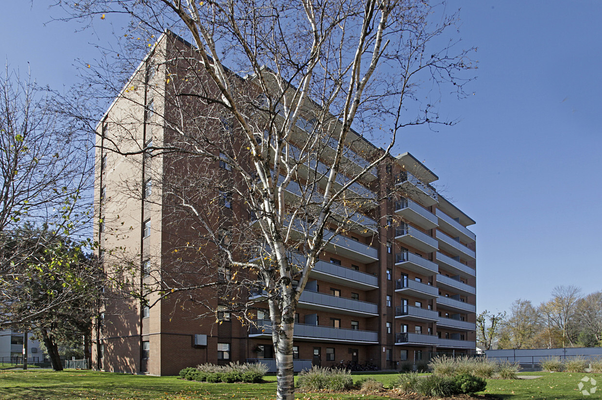 Building Photo - 1015 Roosevelt Rd