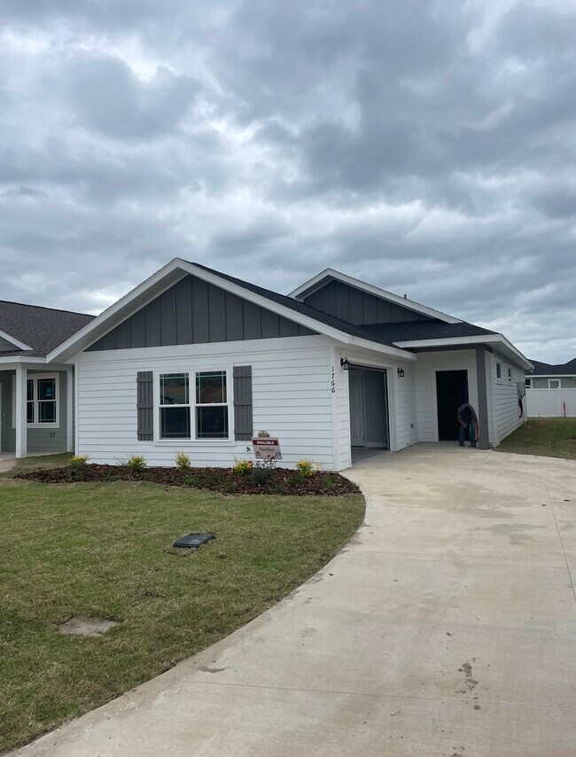 Building Photo - 1739 SW 248th Dr