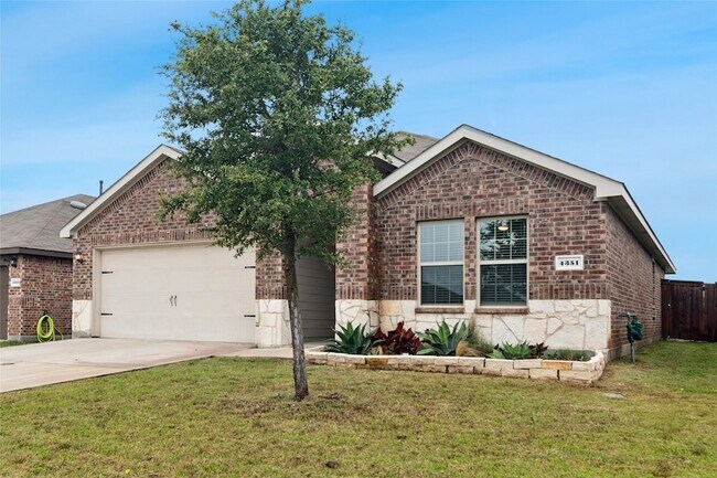 Building Photo - 4351 Pyramid Dr