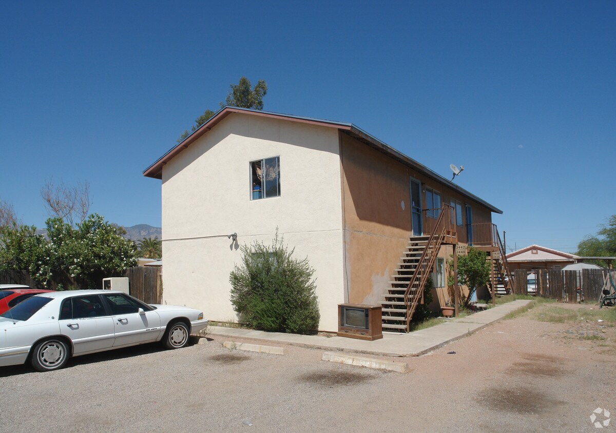 Primary Photo - 3426-3442 N Los Altos Ave