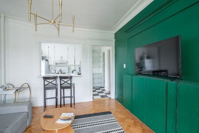 Photo du bâtiment - 1245 Rue St Marc