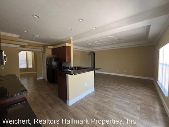Building Photo - 4 br, 2.5 bath House - 2886 Berkshire Cir