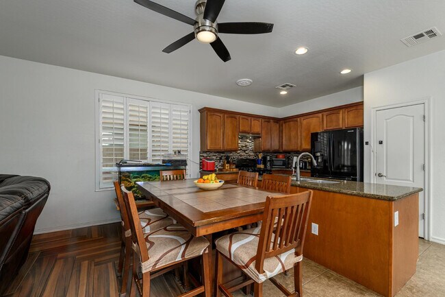 Foto del edificio - 15038 N 145th Ln