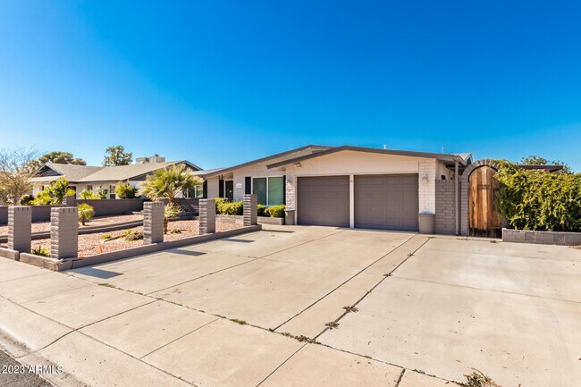Building Photo - 11430 N 37th Ave
