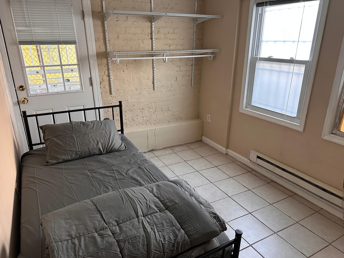 Building Photo - 1407 W St NW