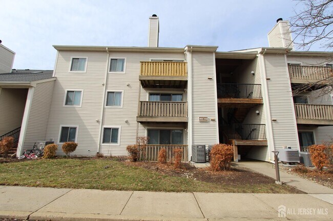 Building Photo - 1905 Aspen Dr