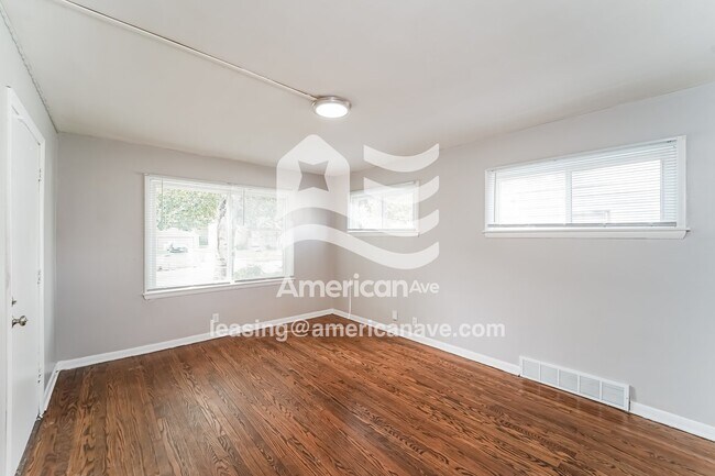 Foto del edificio - 5676#5676 North 61st Street, 53218; #1323338 - 1323338