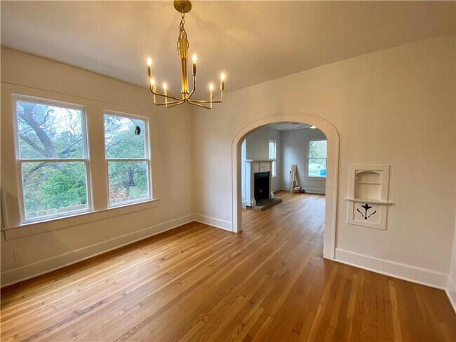 Foto del edificio - 1304 Bonham Terrace