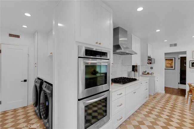 Foto del edificio - 23936 Nomar St