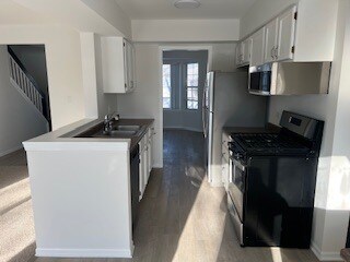 Building Photo - 415 Newbury Dr