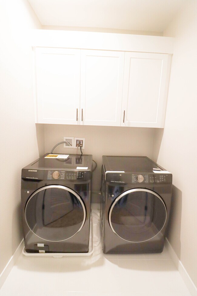 Foto del edificio - 2049 W Rosecrans Ave