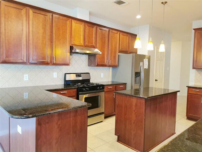 Building Photo - 10113 Brookshore Ln