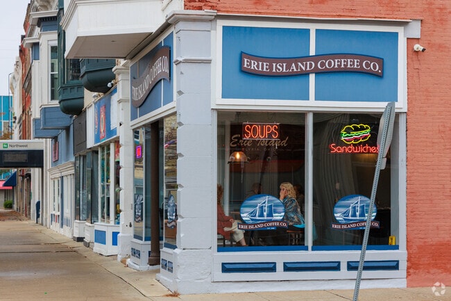 Erie Island Coffee is serving up hot coffee early in the morning for Elyria residents.