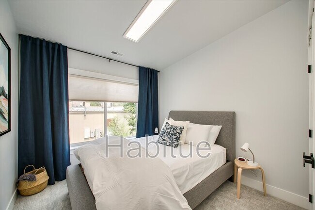 Foto del edificio - 2940 Davis St