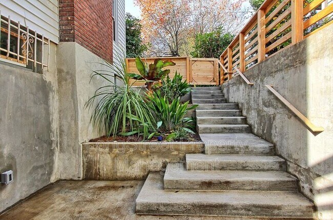 Foto del edificio - 1922 NE Weidler St