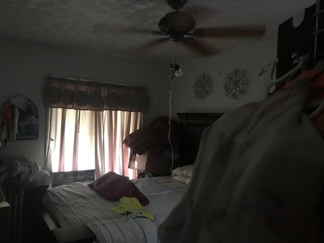 Building Photo - 1475 W 77th St