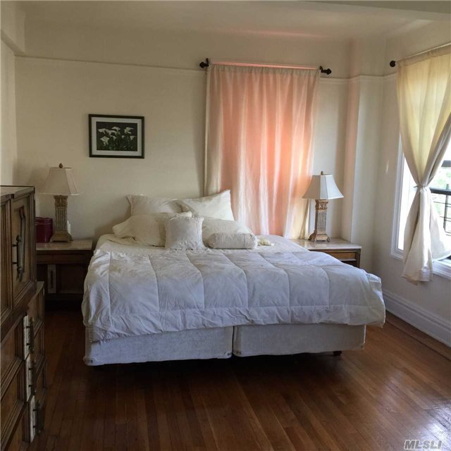 Foto del edificio - 8300 Talbot St