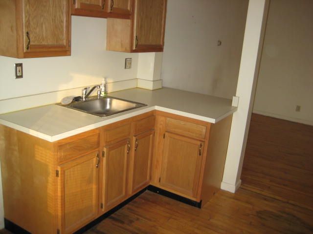 Building Photo - 941 Starkweather St