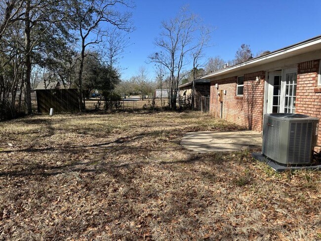 Photo - 1003 Shirley Dr House