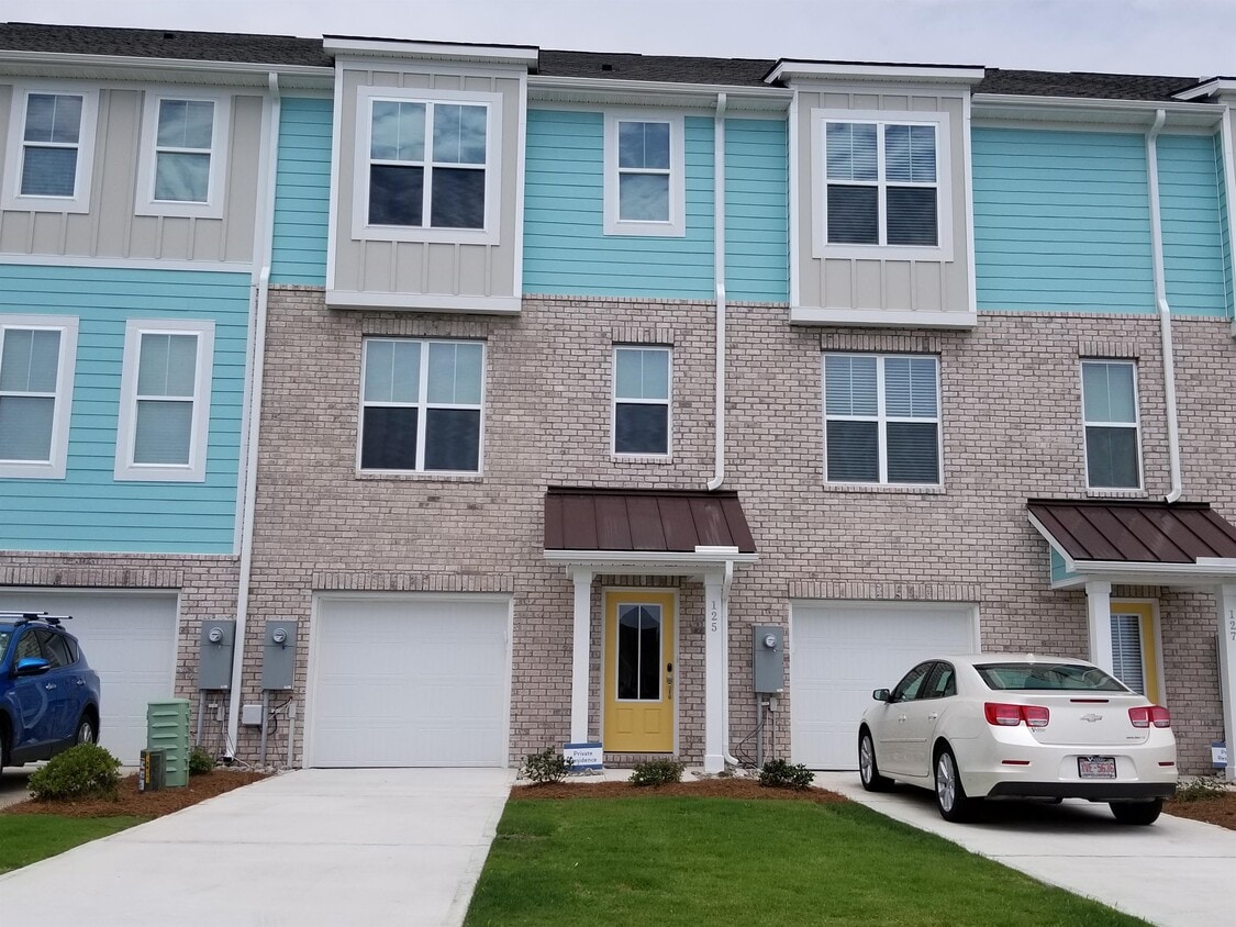 125 Whimbrel Way, Beaufort, NC 28516 Townhome Rentals in Beaufort NC
