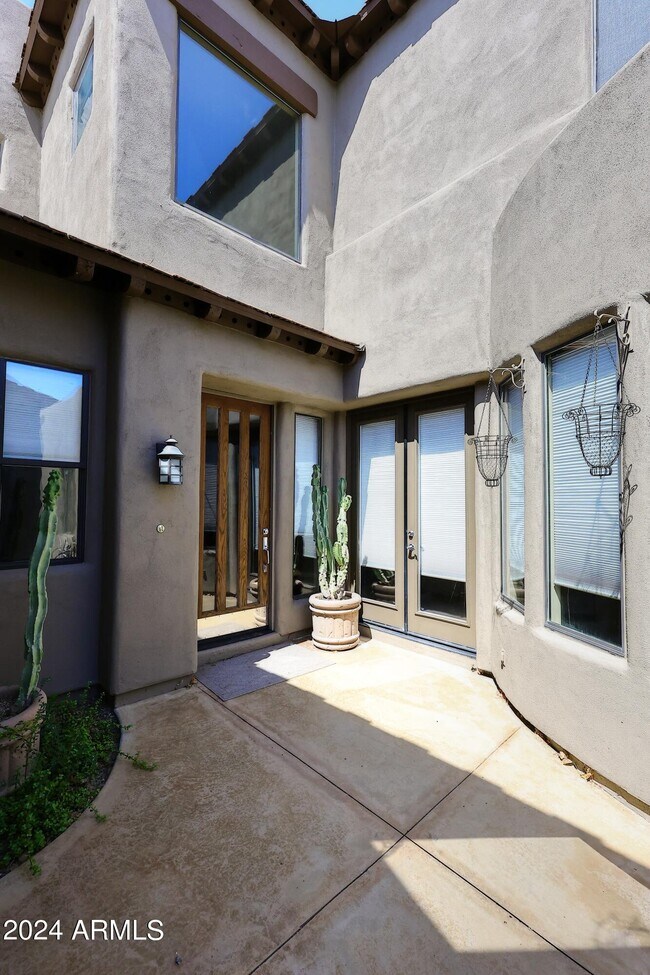 Foto del edificio - 9270 E Thompson Peak Pkwy