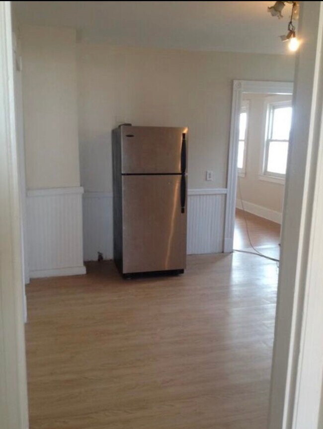 Kitchen - 61 Laurel St