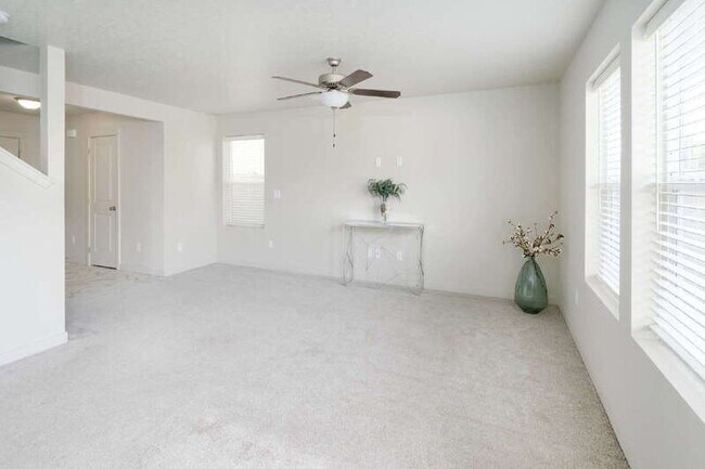 Foto del edificio - 5983 S Carlburg Ave