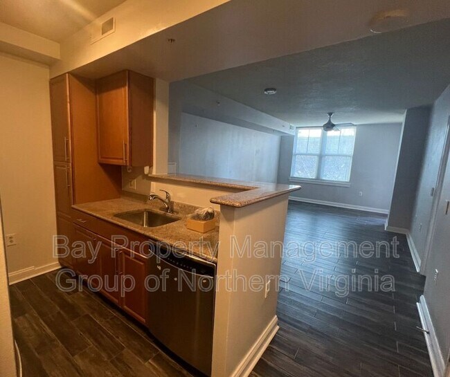 Building Photo - 11760 Sunrise Valley Dr