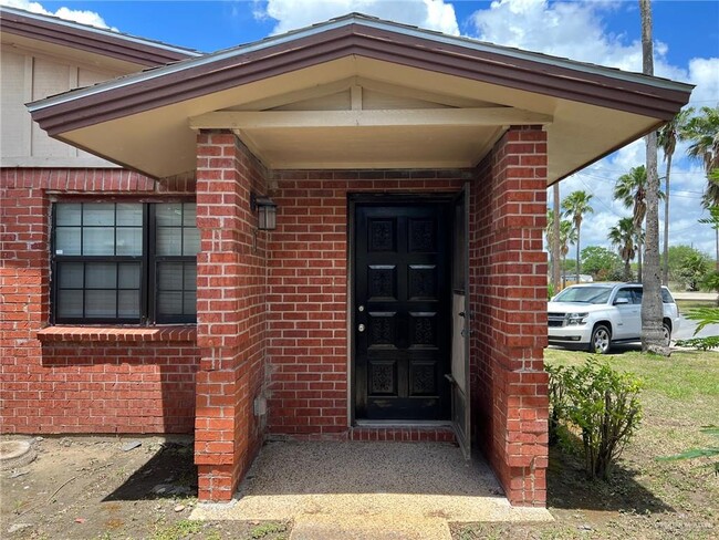 Building Photo - 801 Tropical Dr