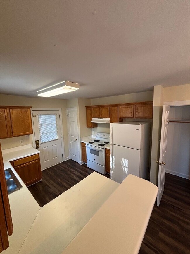 Foto del edificio - 5221 Westpine Ct