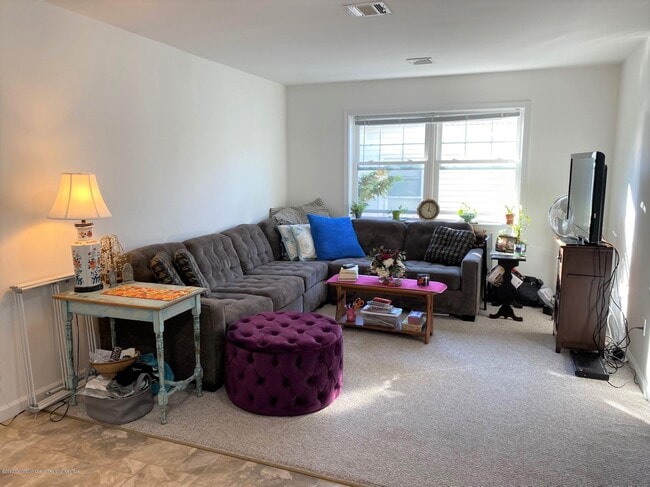 Foto del edificio - 211 Brinley Ave