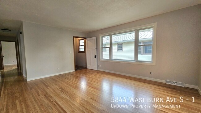 Foto del edificio - 5844 Washburn Ave S