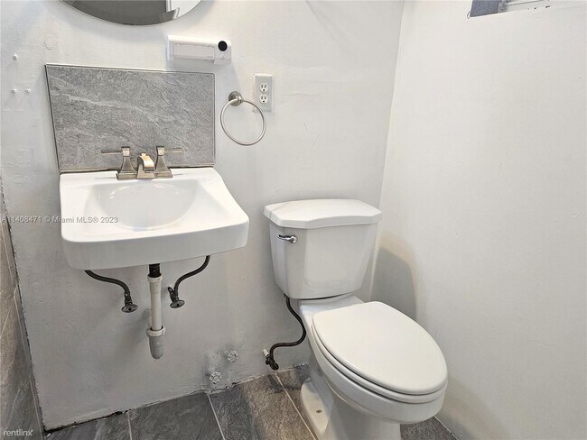 Foto del edificio - 3 br, 2 bath House - 11010 SW 6th St