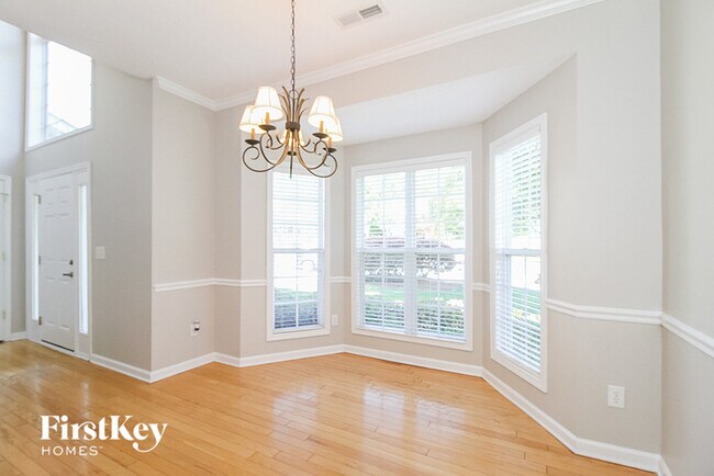 Building Photo - 220 Ivystone Ct