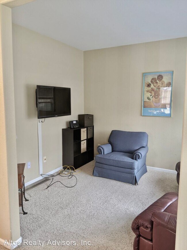 Building Photo - 2 br, 2.5 bath House - 9510 Silver Spur Lane