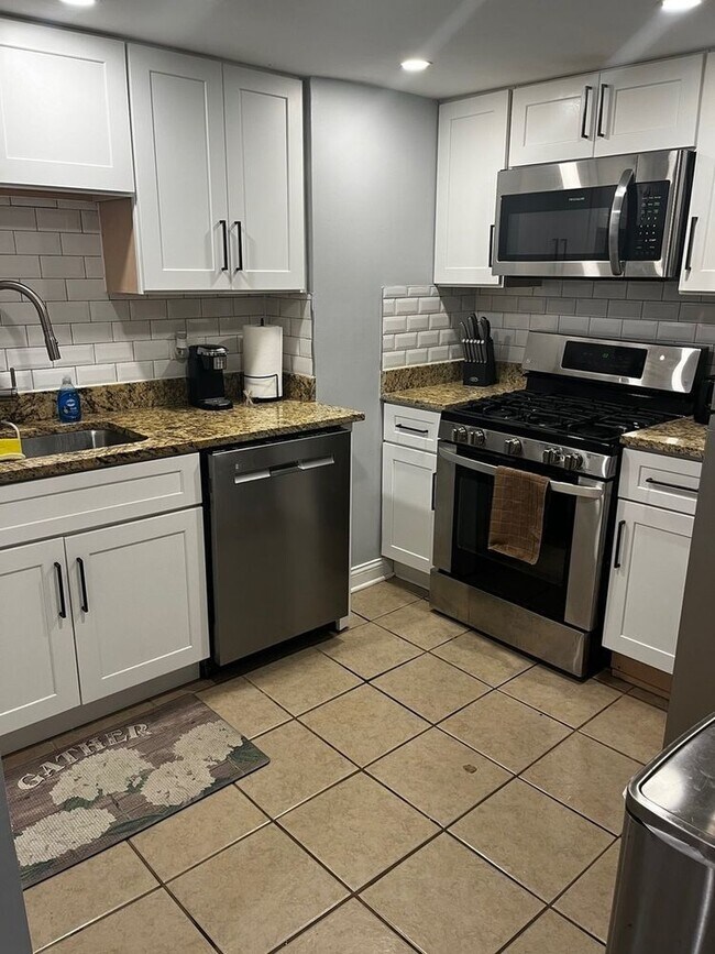 Foto del edificio - 447 W 81st St