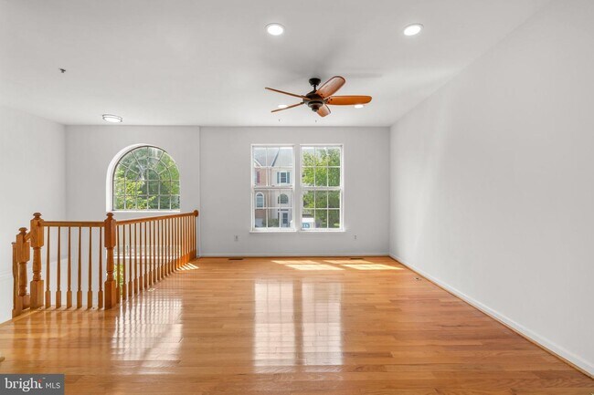 Building Photo - 8790 Stonehouse Dr